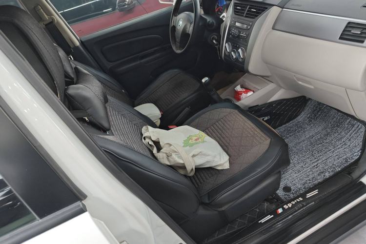 Used Venucia R50 2016 1.6L Manual Elite Edition Right Front Seat