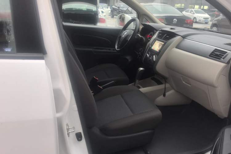 Used Venucia R50 2016 1.6L Automatic Elite Edition Right Front Seat