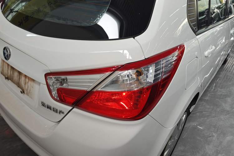 Used Venucia R50 2016 1.6L Manual Elite Edition Right Rear Taillight