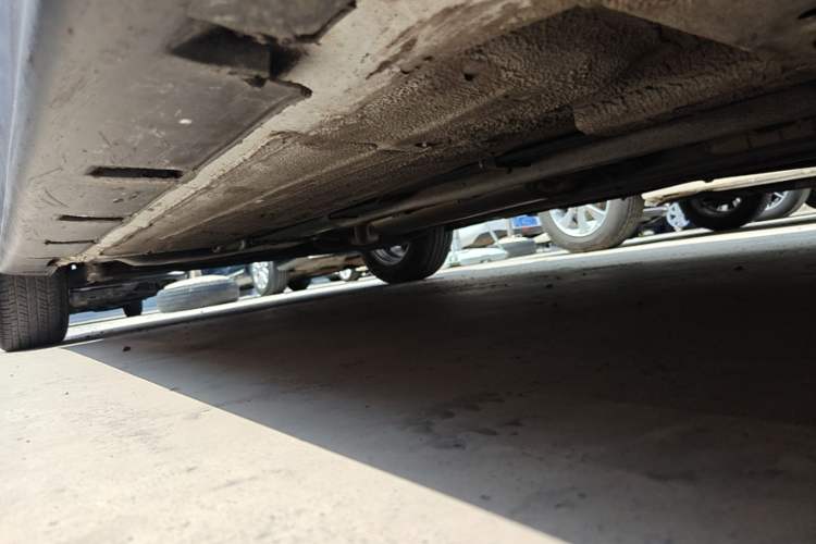 Used Venucia R50 2016 1.6L Manual Elite Edition Right Side Sill