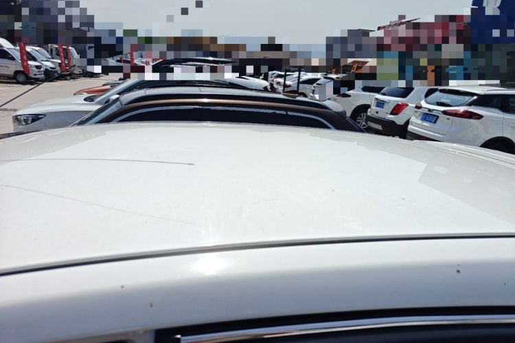 Used Venucia R50 2016 1.6L Manual Elite Edition Roof