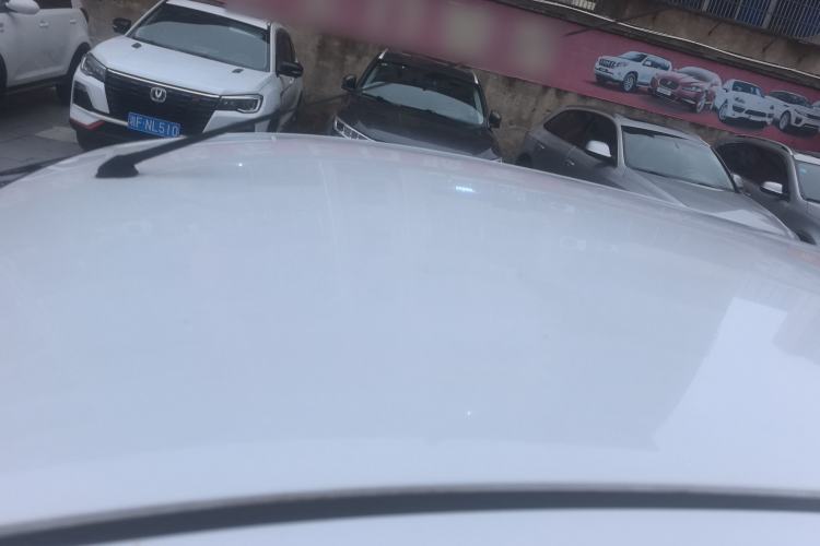Used Venucia R50 2016 1.6L Automatic Elite Edition Roof