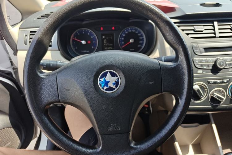 Used Venucia R50 2016 1.6L Manual Elite Edition Steering Wheel