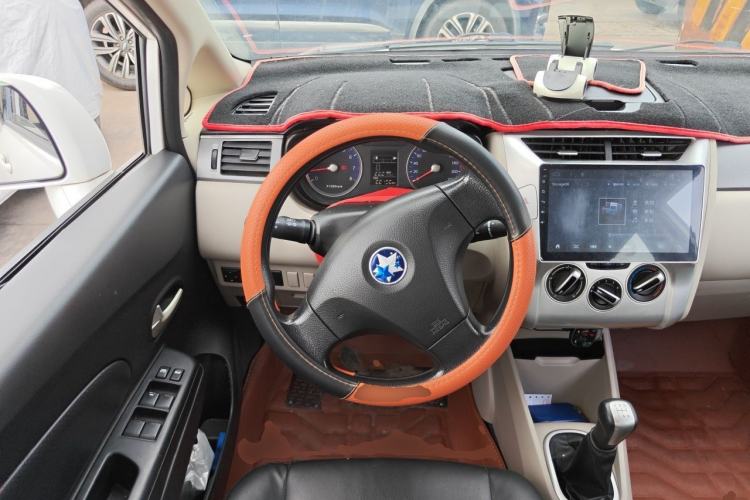 Used Venucia R50 2016 1.6L Manual Elite Edition Steering Wheel