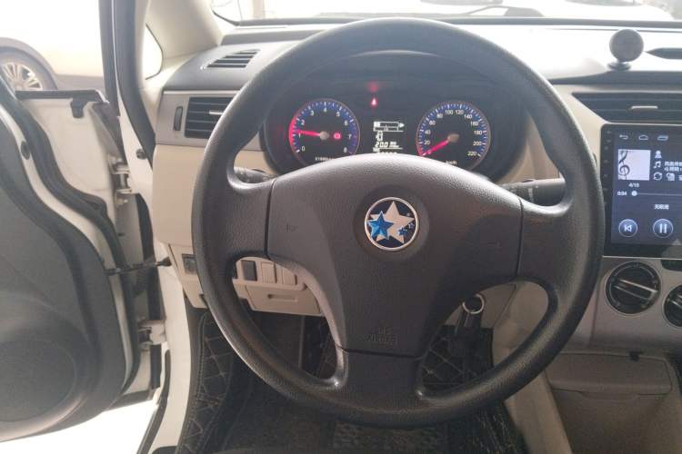 Used Venucia R50 2016 1.6L Manual Elite Edition Steering Wheel