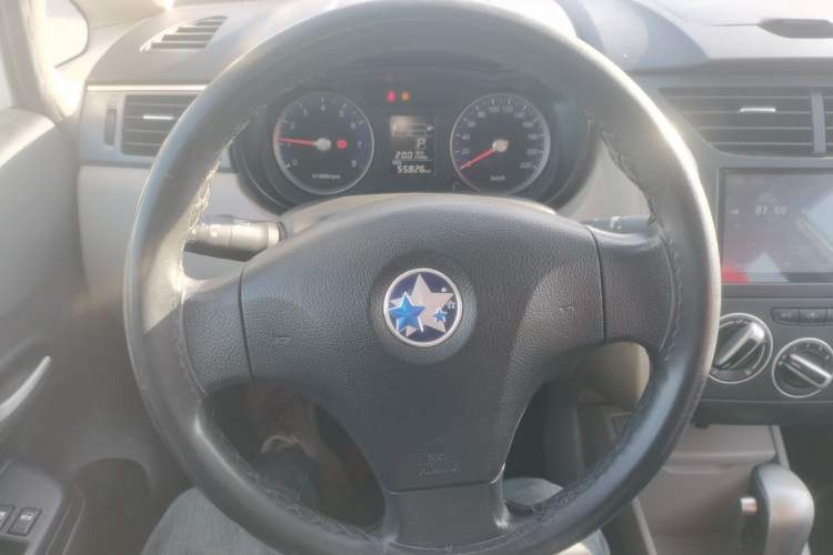 Used Venucia R50 2016 1.6L Automatic Elite Edition Steering Wheel