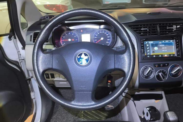 Used Venucia R50 2016 1.6L Manual Elite Edition Steering Wheel