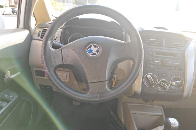 Used Venucia R50 2016 1.6L Manual Elite Edition Steering Wheel