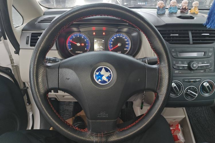 Used Venucia R50 2016 1.6L Manual Elite Edition Steering Wheel