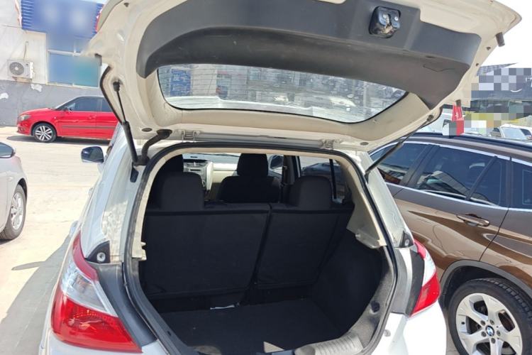 Used Venucia R50 2016 1.6L Manual Elite Edition Trunk