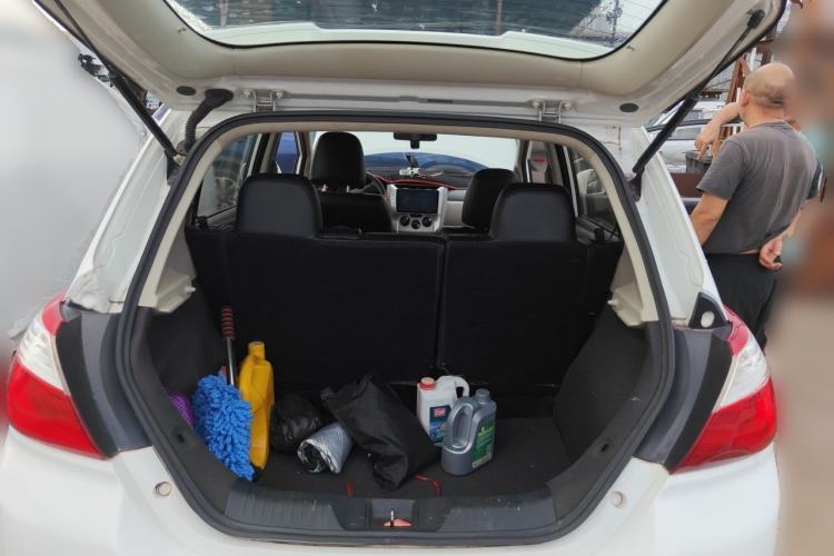 Used Venucia R50 2016 1.6L Manual Elite Edition Trunk