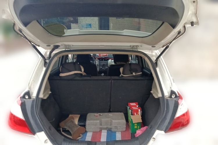 Used Venucia R50 2016 1.6L Automatic Elite Edition Trunk