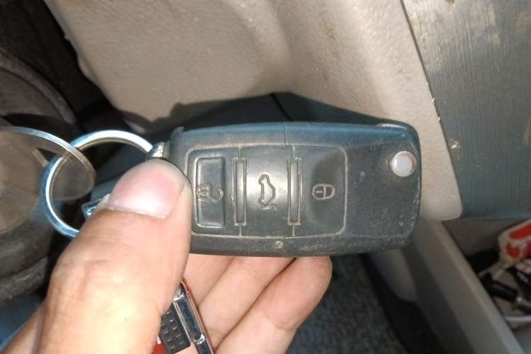 Used Venucia R50 2016 1.6L Automatic Elite Edition Vehicle Key