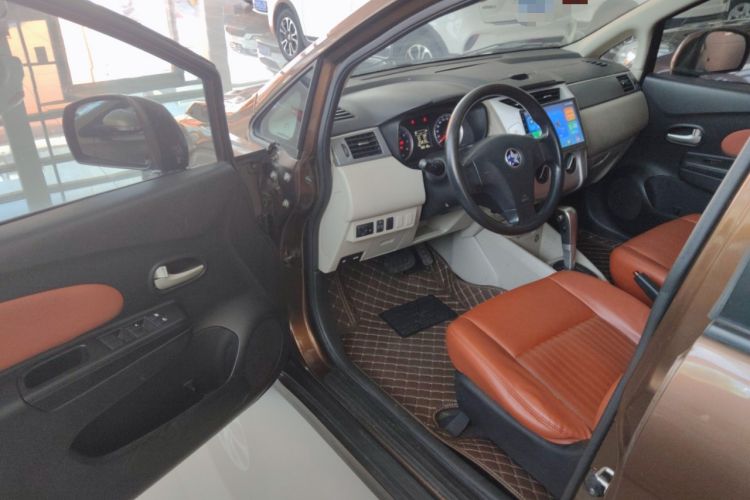 Used Venucia R50 2016 1.6L Automatic Elite Edition Driver Seat