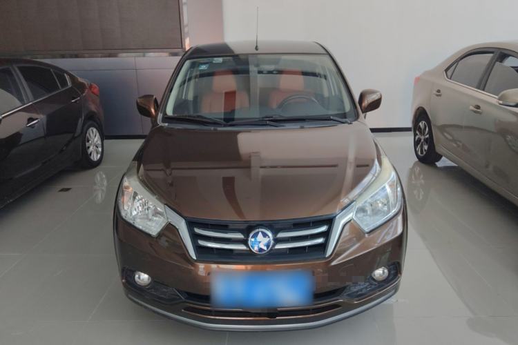 Used Venucia R50 2016 1.6L Automatic Elite Edition Front