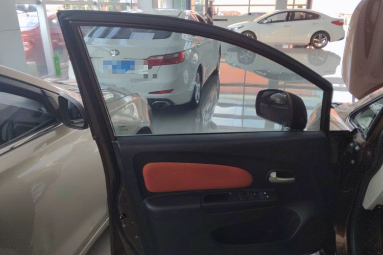 Used Venucia R50 2016 1.6L Automatic Elite Edition Left Front Door Interior