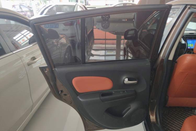 Used Venucia R50 2016 1.6L Automatic Elite Edition Left Rear Door Interior