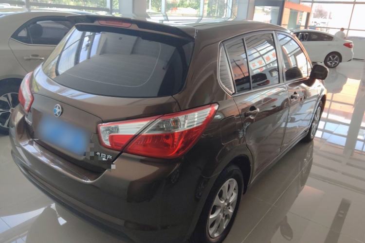 Used Venucia R50 2016 1.6L Automatic Elite Edition Rear Right 45 Deg