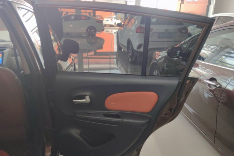 Used Venucia R50 2016 1.6L Automatic Elite Edition Right Rear Door Interior