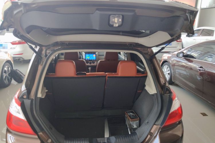 Used Venucia R50 2016 1.6L Automatic Elite Edition Trunk