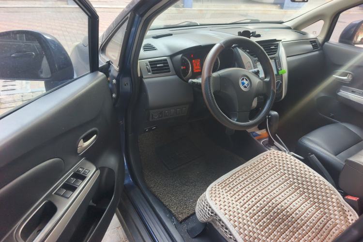 Used Venucia R50X 2013 1.6L Automatic Model Driver Seat