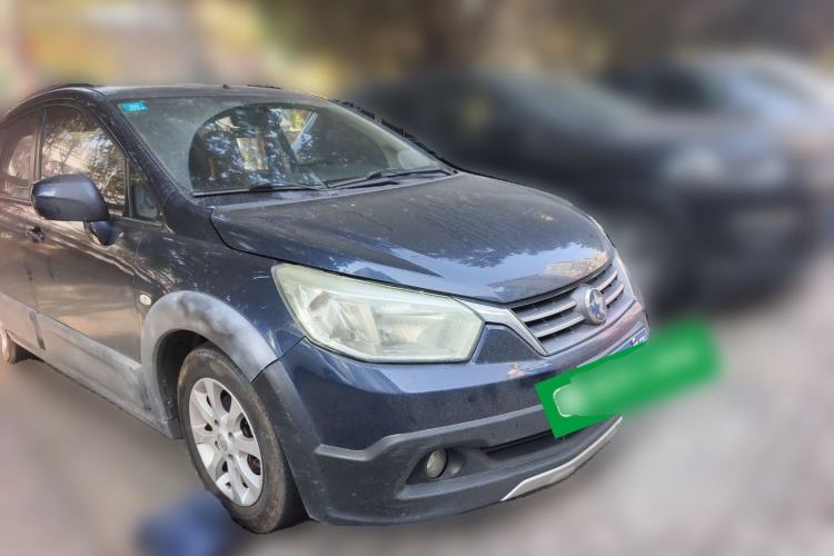 Used Venucia R50X 2013 1.6L Automatic Model Front Right 45 Deg