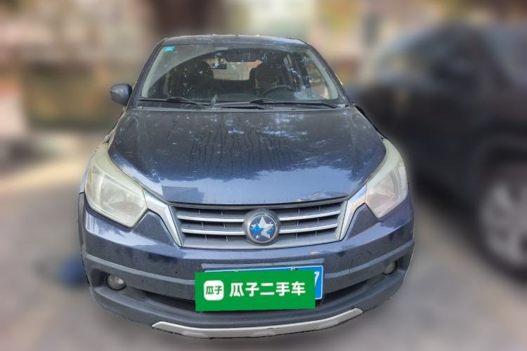 Used Venucia R50X 2013 1.6L Automatic Model Front