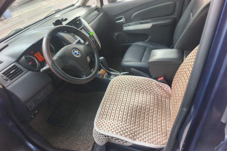 Used Venucia R50X 2013 1.6L Automatic Model Left Front Seat