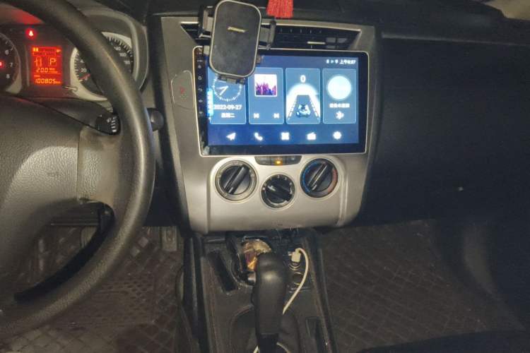 Used Venucia R50X 2013 1.6L Automatic Model Audio And AC Panel