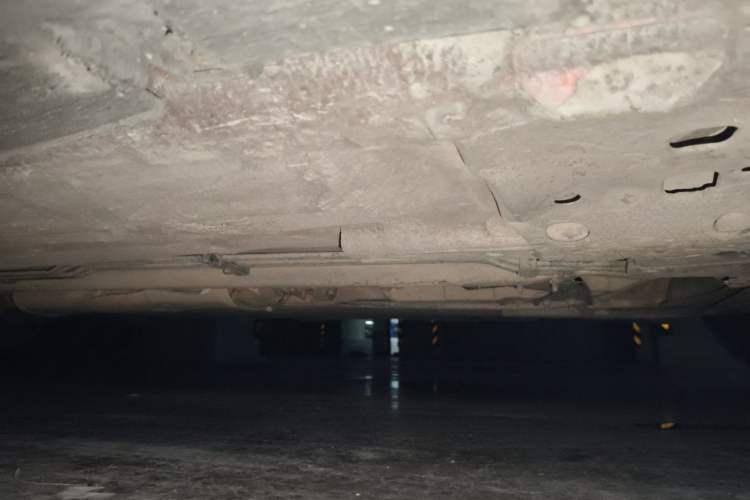 Used Venucia R50X 2013 1.6L Automatic Model Chassis Front Right
