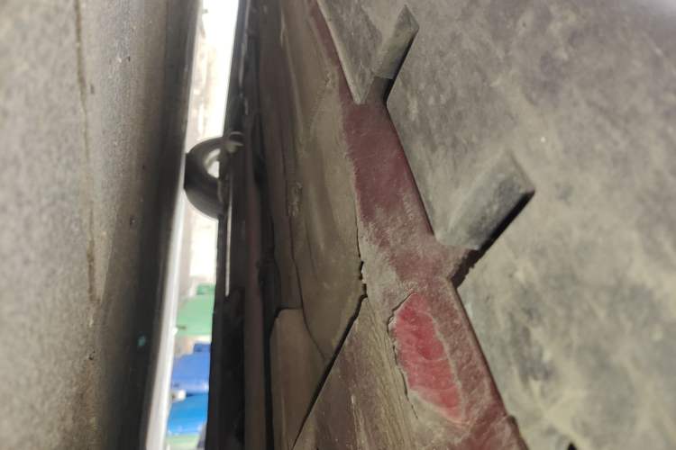 Used Venucia R50X 2013 1.6L Automatic Model Chassis Front Right