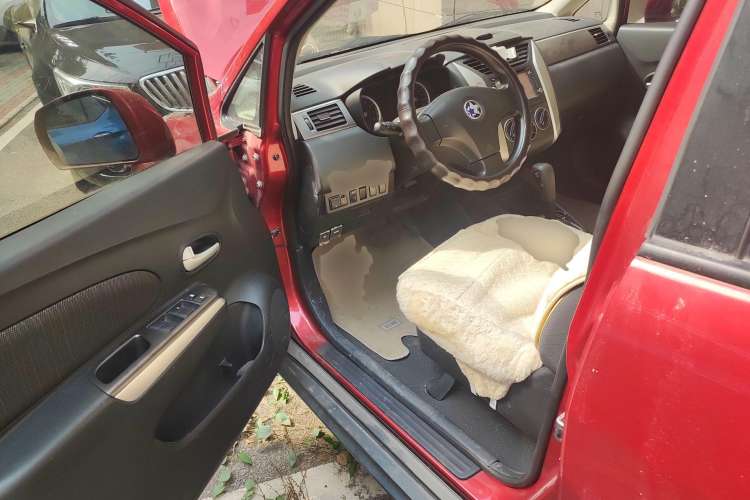 Used Venucia R50X 2013 1.6L Automatic Model Driver Seat
