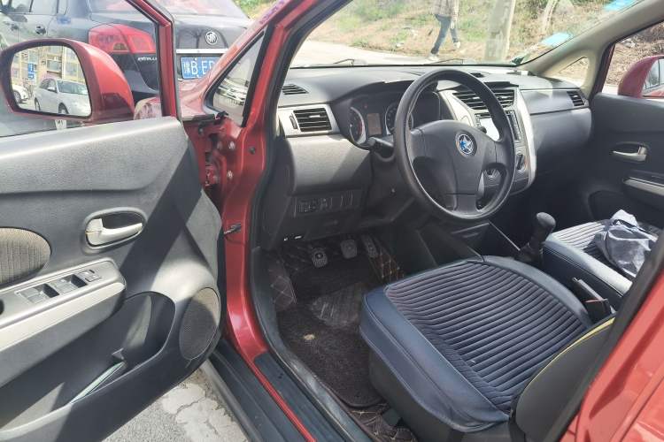 Used Venucia R50X 2013 1.6L Manual Model Driver Seat