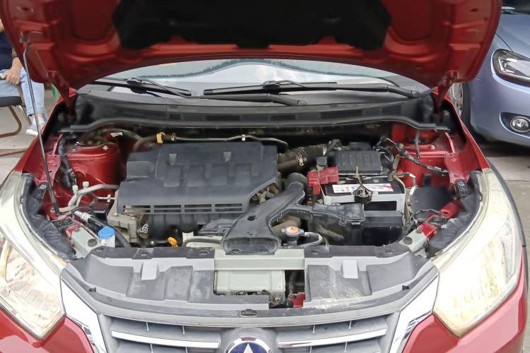 Used Venucia R50X 2013 1.6L Automatic Model Engine Bay