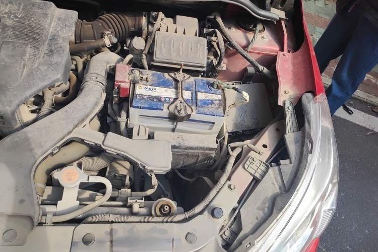 Used Venucia R50X 2013 1.6L Automatic Model Engine Bay Left