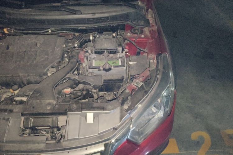 Used Venucia R50X 2013 1.6L Automatic Model Engine Bay Left
