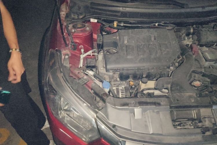 Used Venucia R50X 2013 1.6L Automatic Model Engine Bay Right