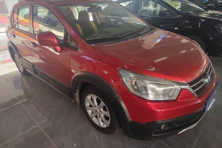 Used Venucia R50X 2013 1.6L Manual Model Exterior 2