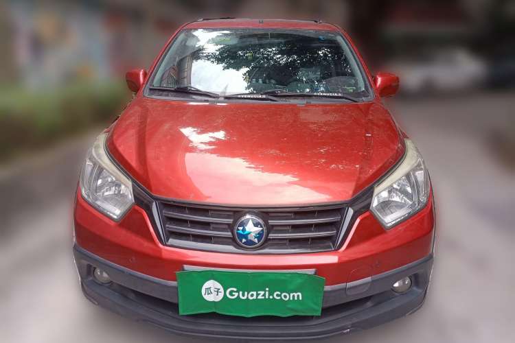 Used Venucia R50X 2013 1.6L Automatic Model Front