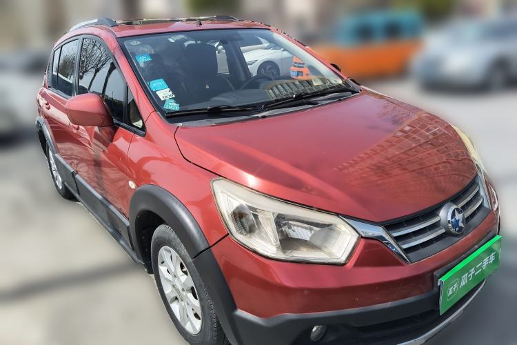 Used Venucia R50X 2013 1.6L Manual Model Front Right 45 Deg
