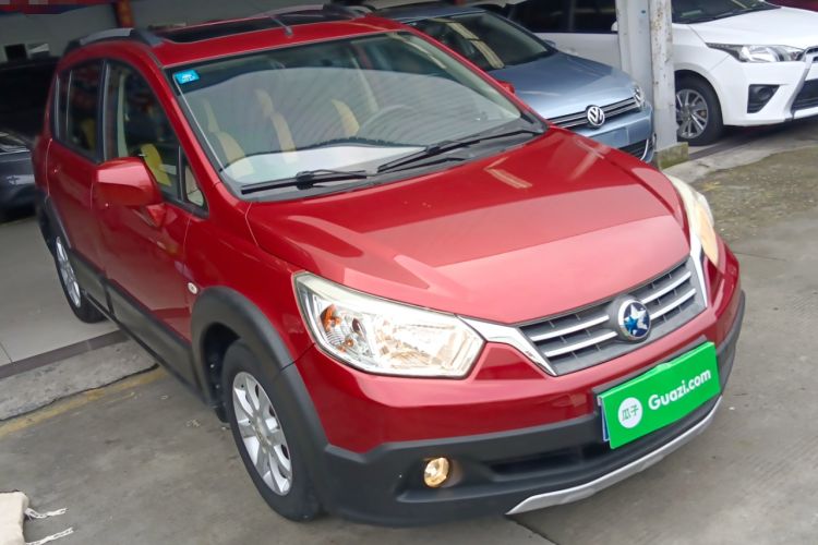 Used Venucia R50X 2013 1.6L Automatic Model Front Right 45 Deg