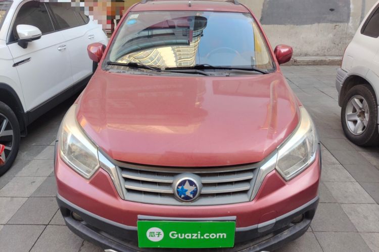 Used Venucia R50X 2013 1.6L Automatic Model Front