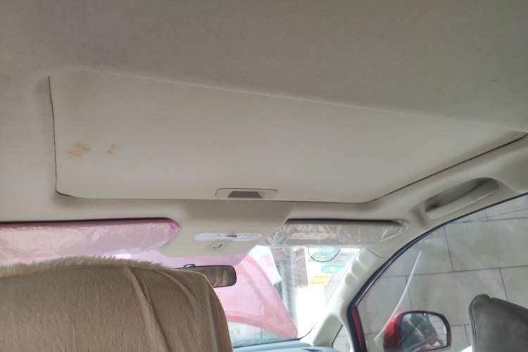 Used Venucia R50X 2013 1.6L Automatic Model Headliner