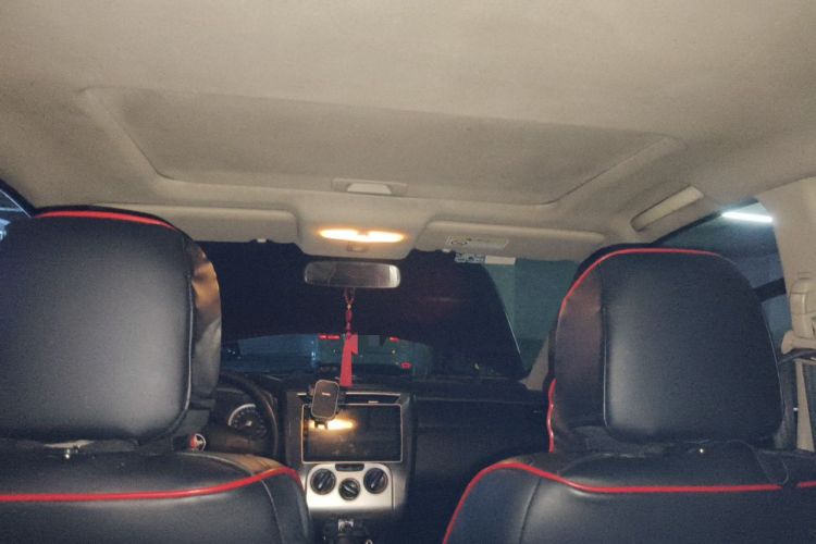 Used Venucia R50X 2013 1.6L Automatic Model Headliner