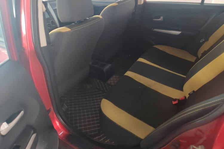 Used Venucia R50X 2013 1.6L Manual Model Interior 2