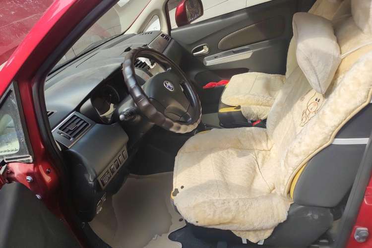 Used Venucia R50X 2013 1.6L Automatic Model Left Front Seat