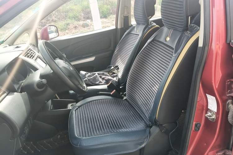 Used Venucia R50X 2013 1.6L Manual Model Left Front Seat