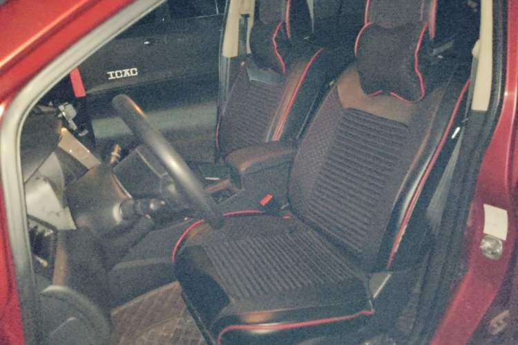 Used Venucia R50X 2013 1.6L Automatic Model Left Front Seat