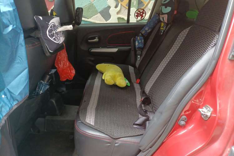 Used Venucia R50X 2013 1.6L Automatic Model Left Rear Seat