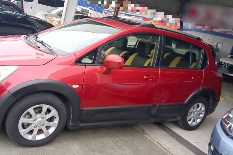 Used Venucia R50X 2013 1.6L Automatic Model Left Side